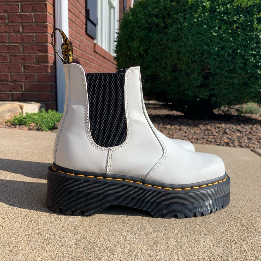 DR. MARTENS
White Quad Platform Chelsea Boots
